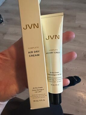 JVN Complete HAIT Air Dry Cream - Cream/Gold Accents